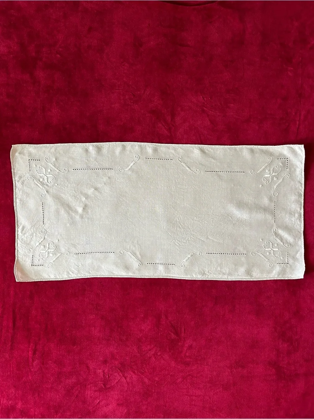 Vintage Linen Mini Table Runner Dresser Scarf 34
